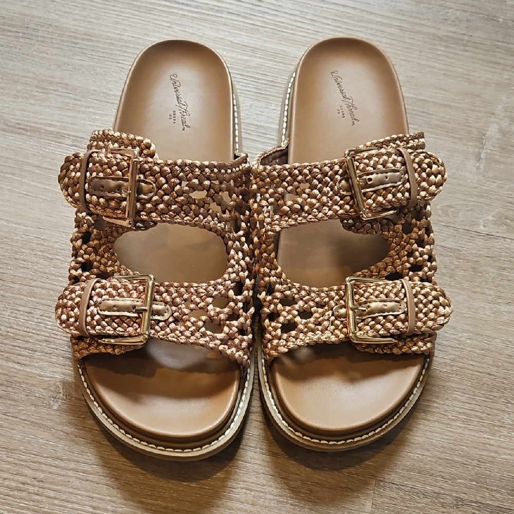 Universal Thread Sandals Size 10